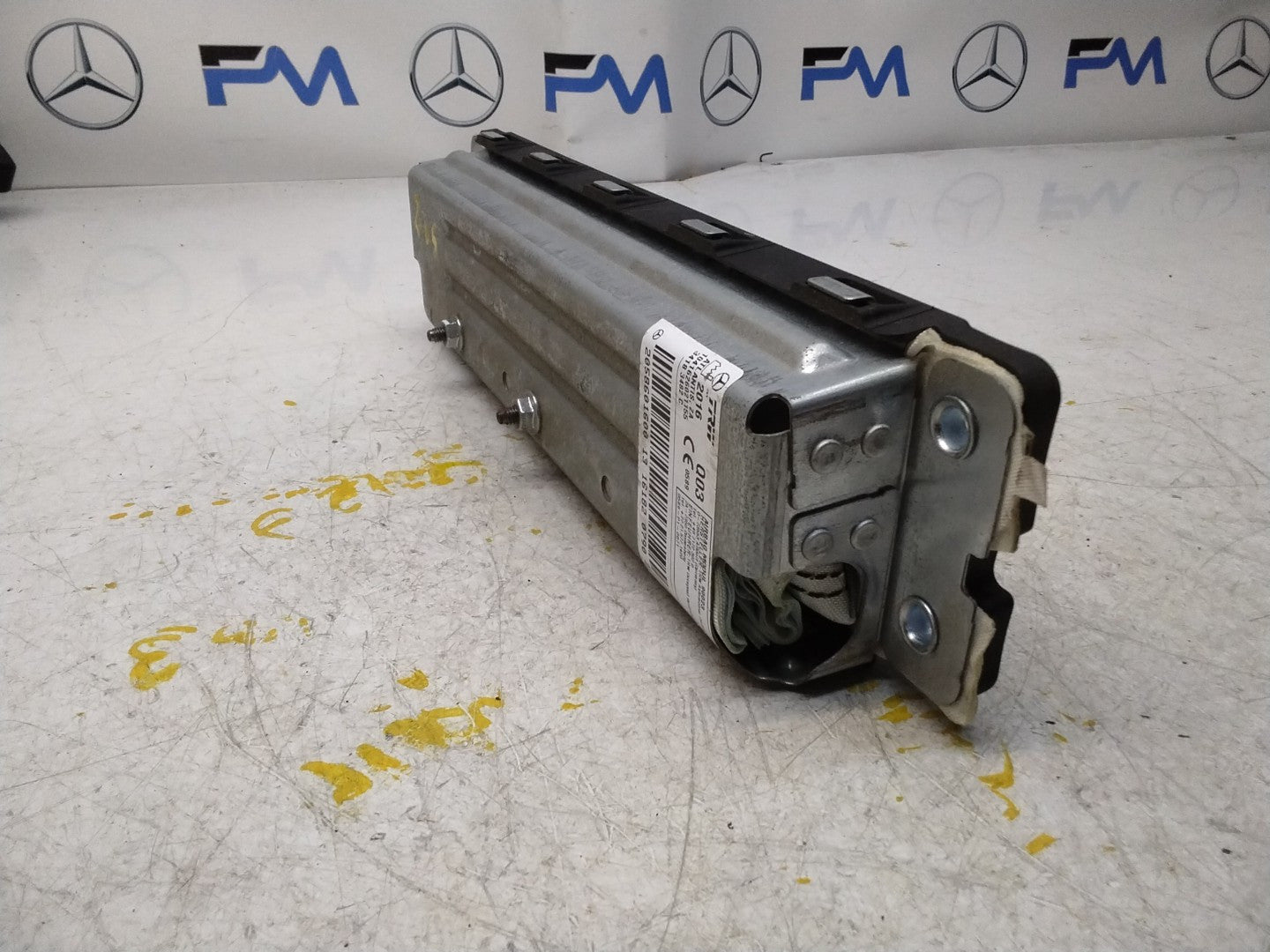 2016 MERCEDES BENZ C-CLASS W205 DRIVER SIDE KNEE AIRBAG A2058601600 FM00735