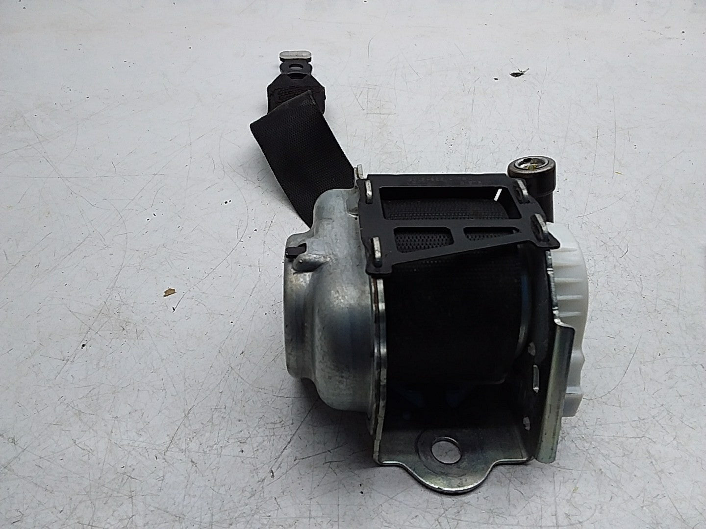 MERCEDES C-CLASS W205 SEAT BELT REAR RIGHT DRIVER SIDE A2058600685 FMS280 OSR