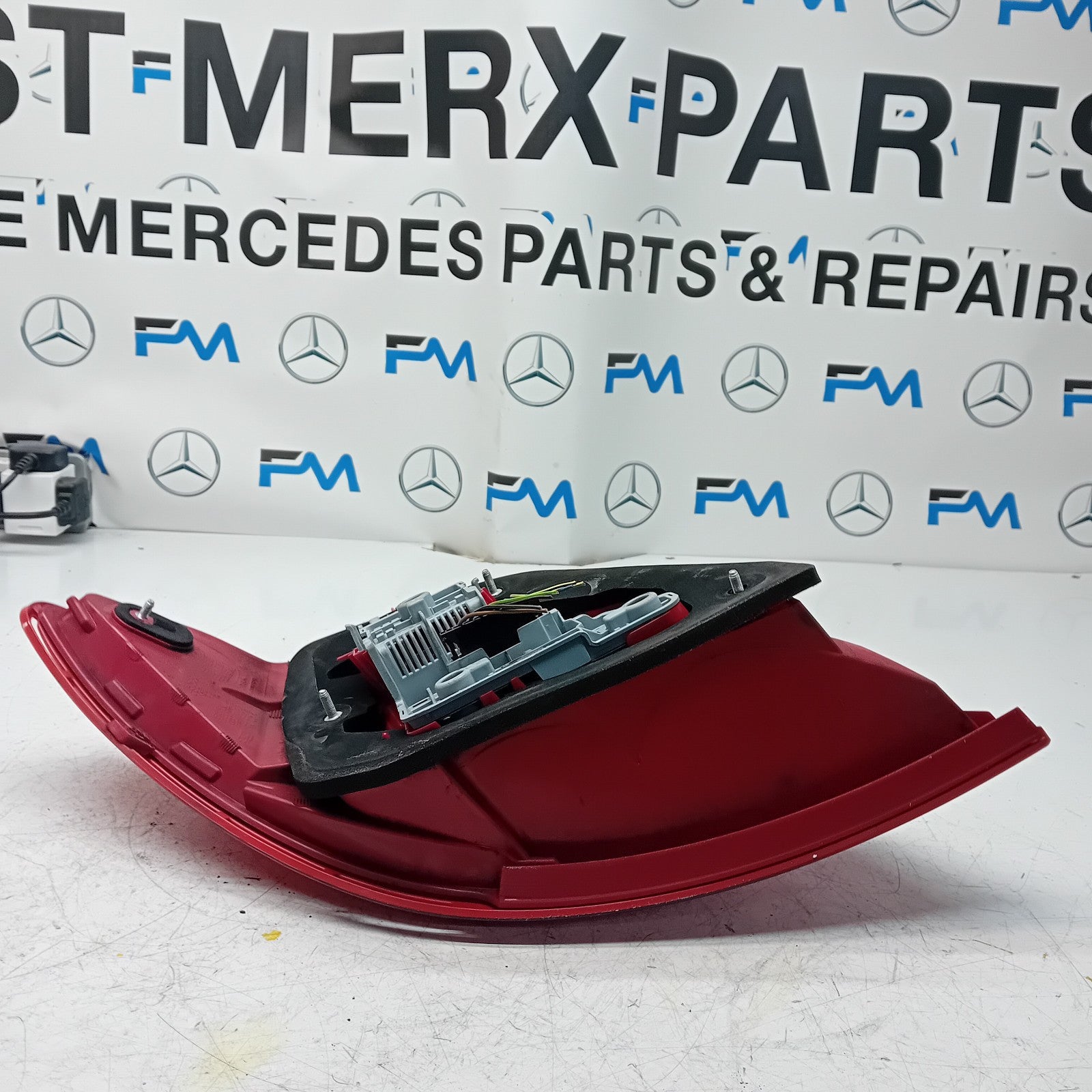 MERCEDES C-CLASS W204 DRIVER SIDE OS REAR TAIL LIGHT A2048205864 2012 FMT121