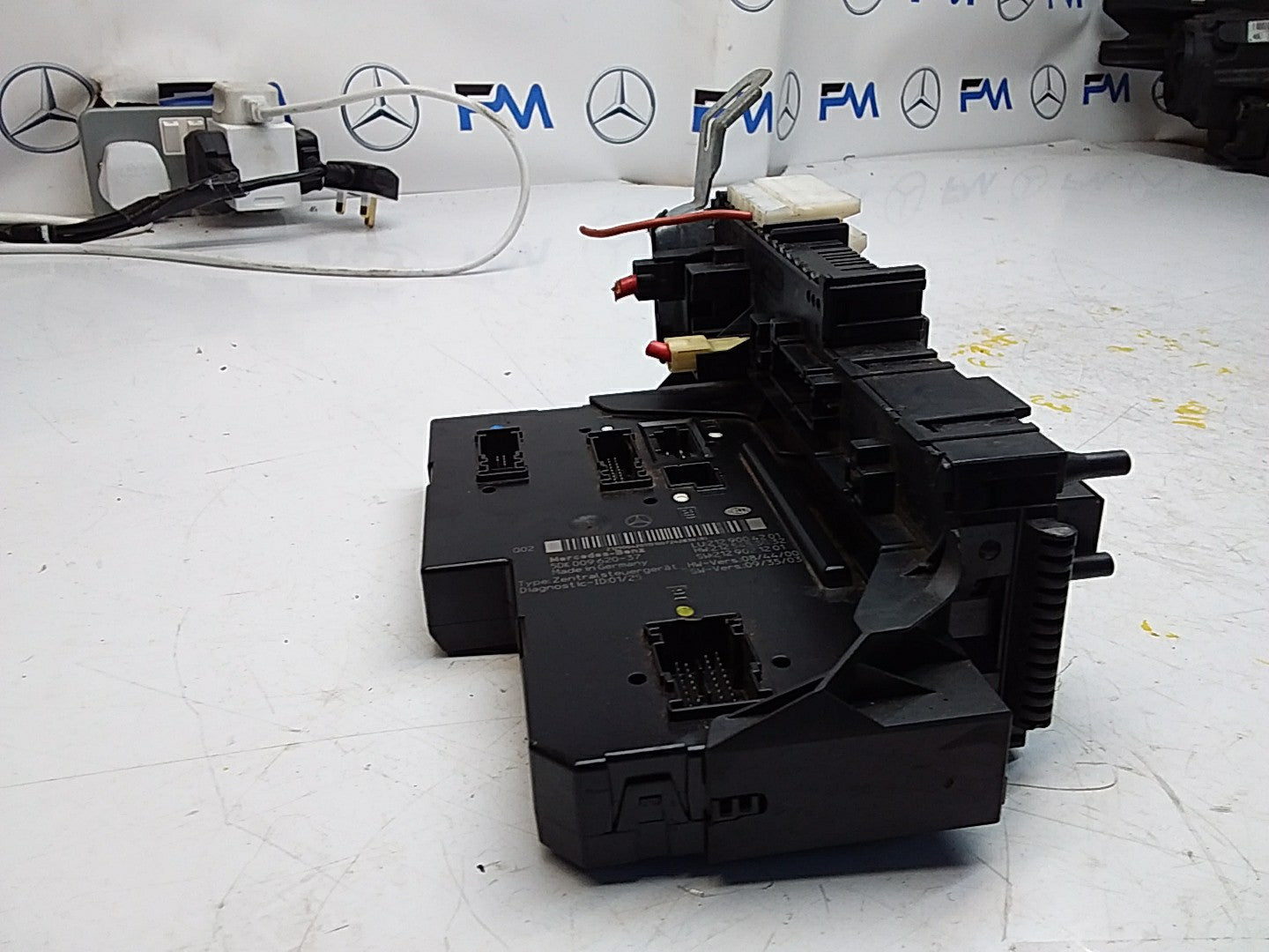 MERCEDES E-CLASS W212 FUSE  BOX RELAY A2129004201  FMF101