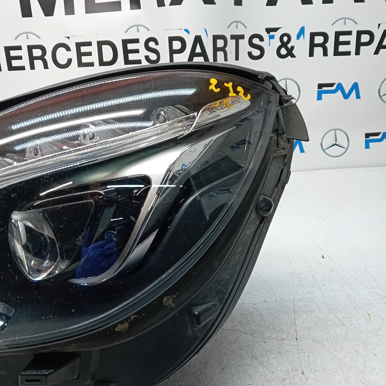 MERCEDES E-CLASS W212 HEADLIGHT PASSENGER NS LEFT A2129062903 2015 FMH176