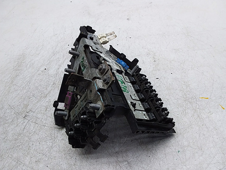 Mercedes C-CLASS  W205 Fuse Relay Junction Box  FMF148 A2065402250