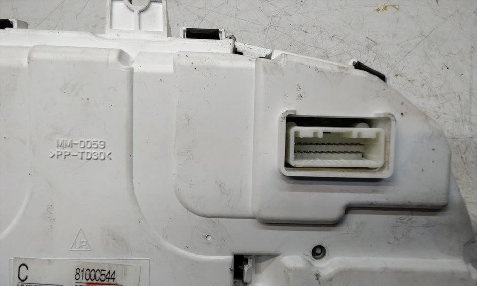 MITSUBISHI OUTLANDER 8100C544 SPEEDOMETER INSTRUMENT CLUSTER FM00758