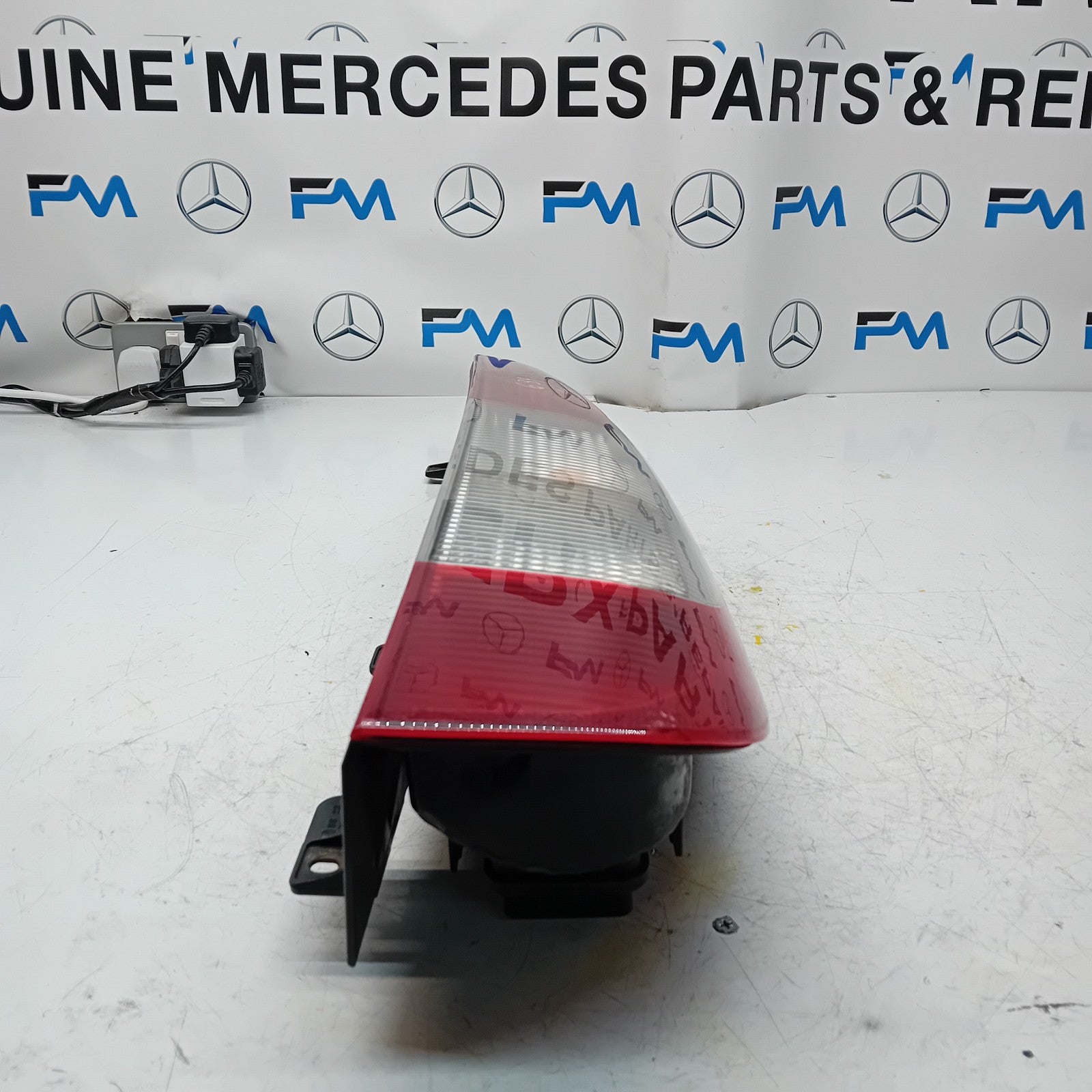 MERCEDES VITO W639 2004-14 DRIVER OS OUTER REAR TAIL LIGHT 964678-01 FMT152