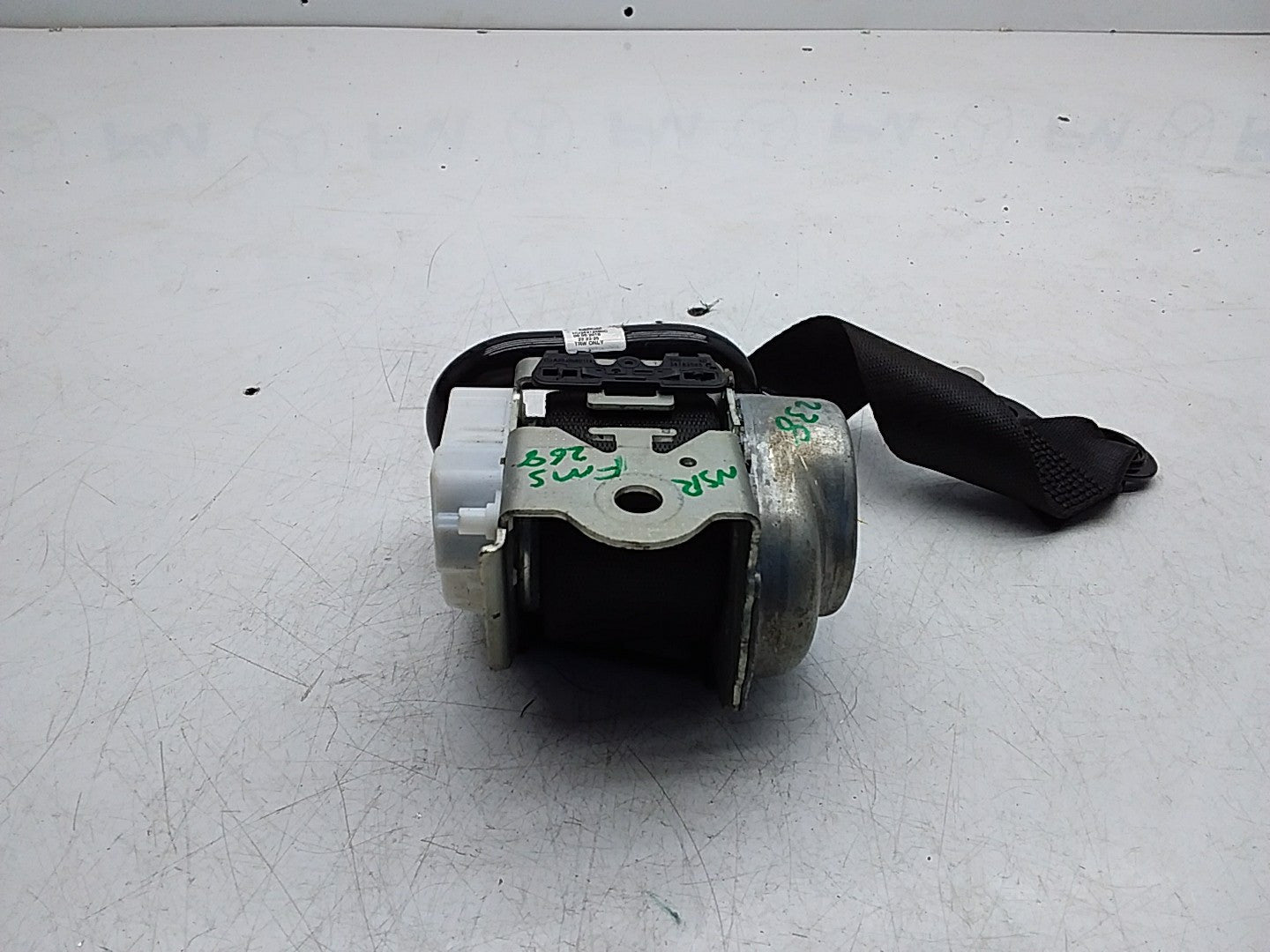 MERCEDES E-CLASS W238 SEAT BELT REAR LEFT PASSENGER SIDE A2388603700 FMS268 NSR