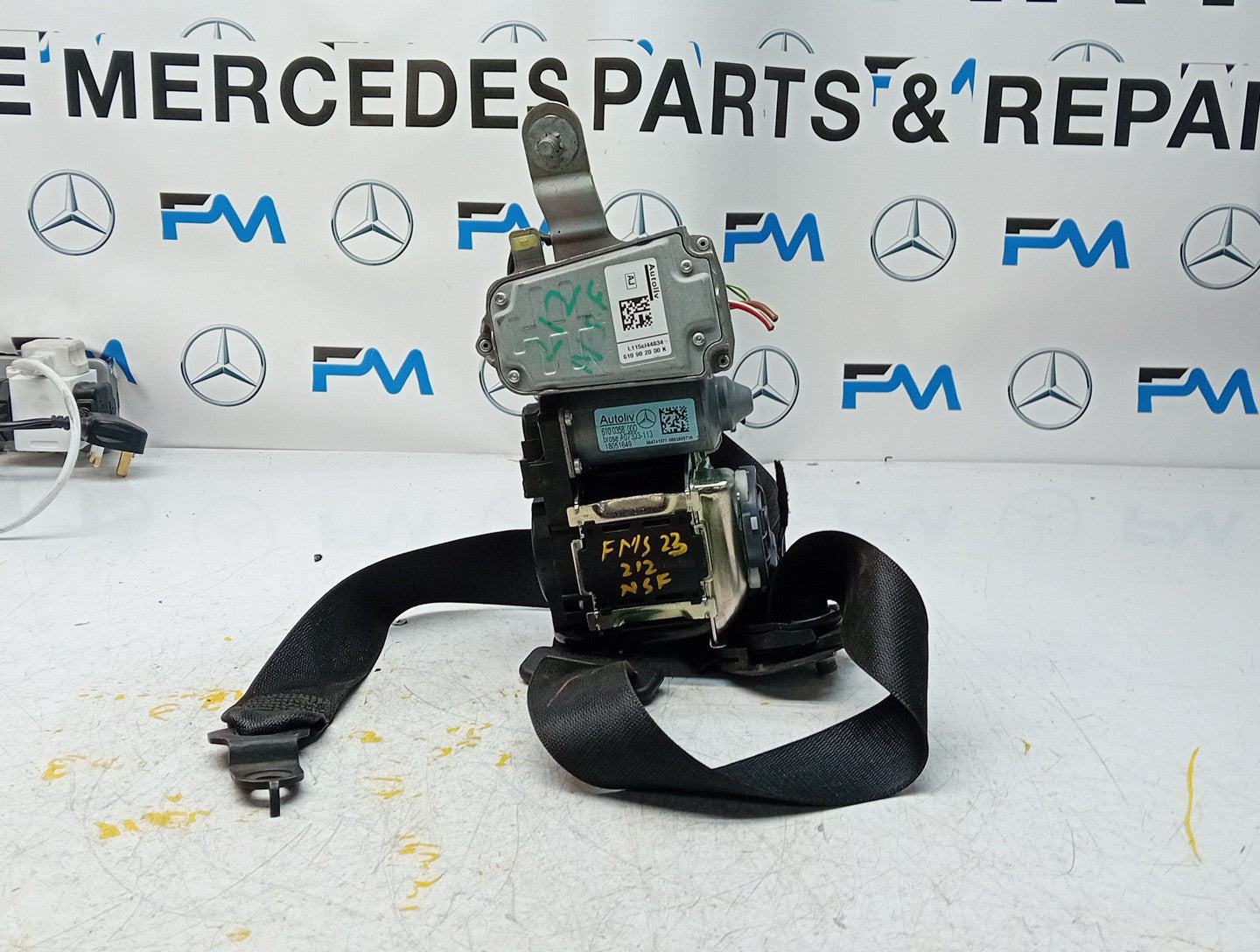 MERCEDES E CLASS W212  SEAT BELT FRONT LEFT PASSENGER SIDE A2128607585 FMS23 NSF