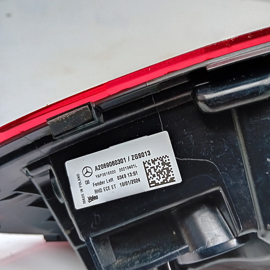 MERCEDES C-CLASS W206 PASSENGER SIDE NS REAR TAIL LIGHT FMT175 A2069060301