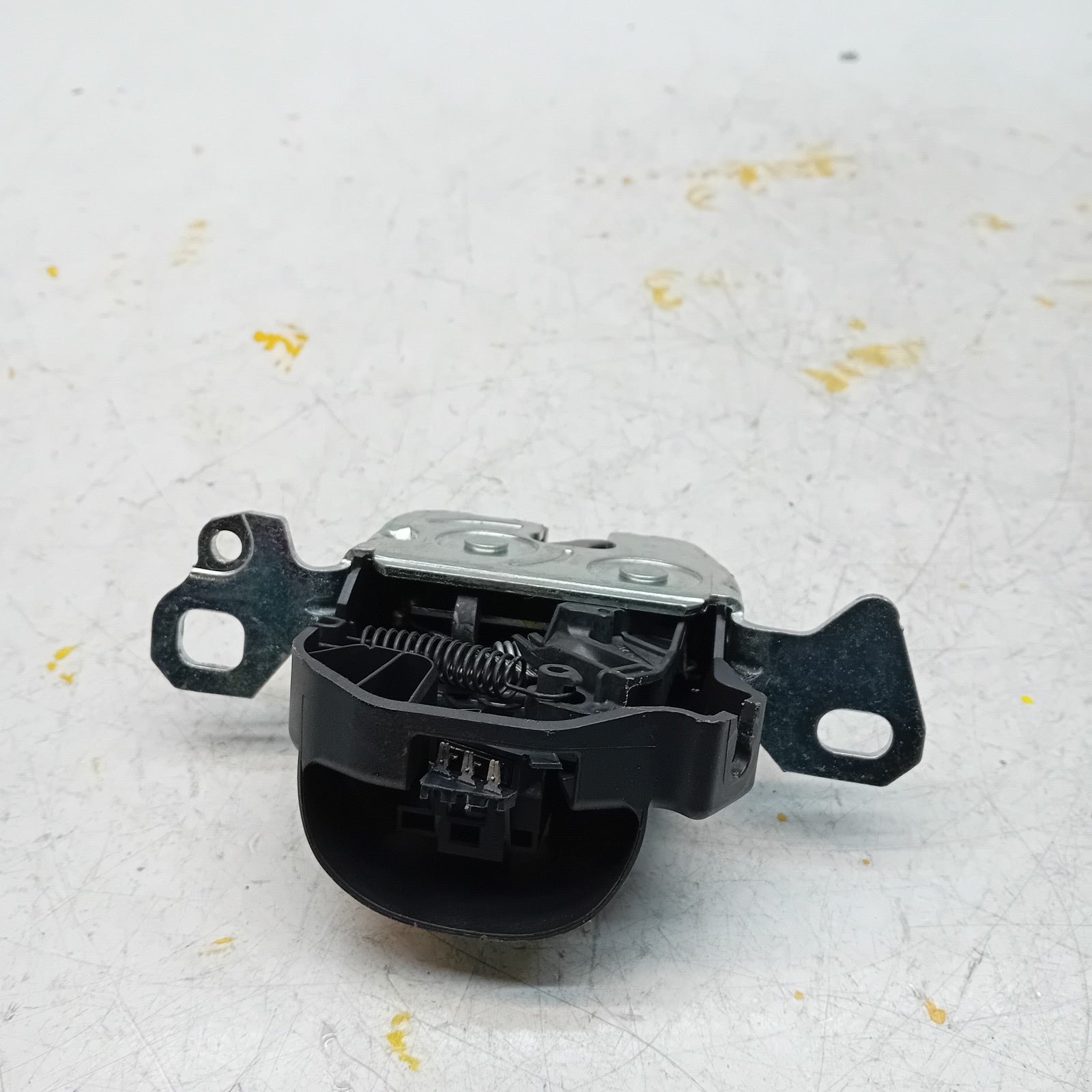 GENUINE MERCEDES BENZ C-CLASS W205 TRUNK LID LOCK LATCH FM00912