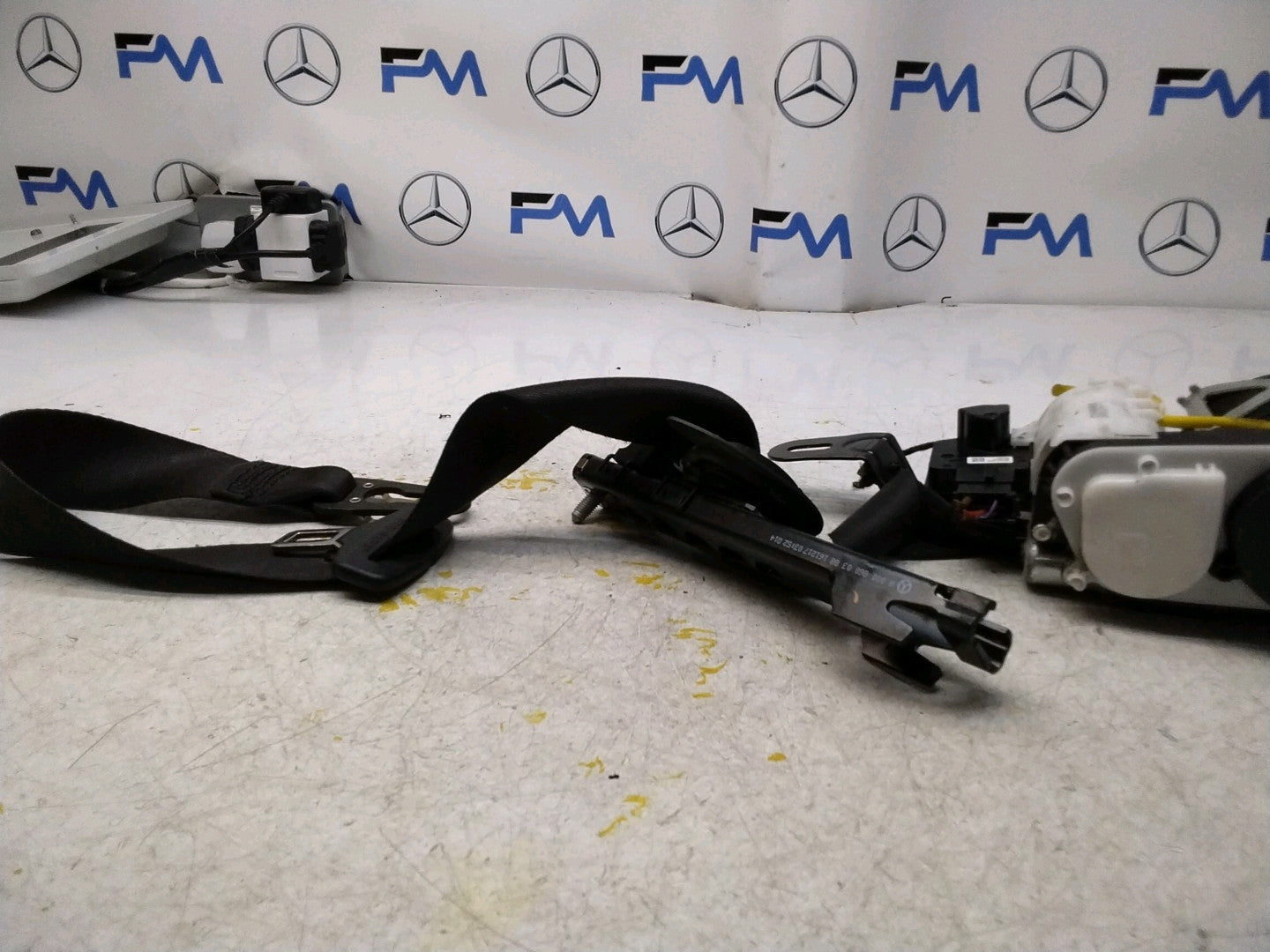 MERCEDES E-CLASS W213 E220 FRONT RIGHT DRIVER SEATBELT A2138600701 FMS413 OSR