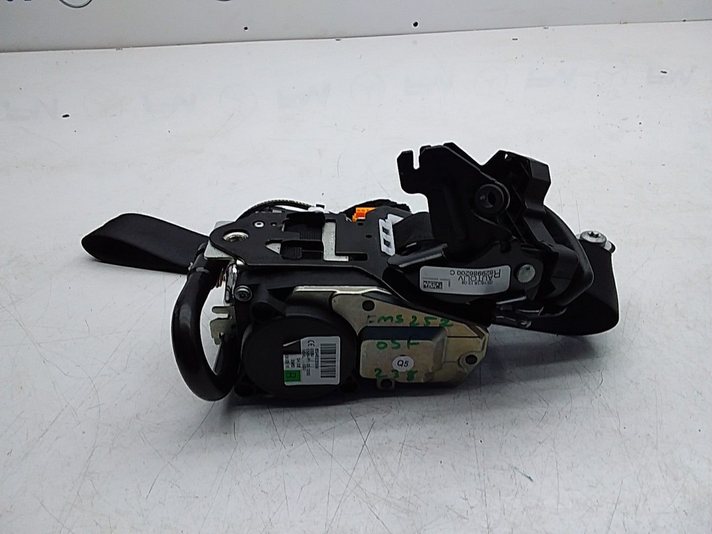 MERCEDES E-CLASS W238 SEAT BELT FRONT RIGHT DRIVER SIDE A2388602900 FMS252 OSF