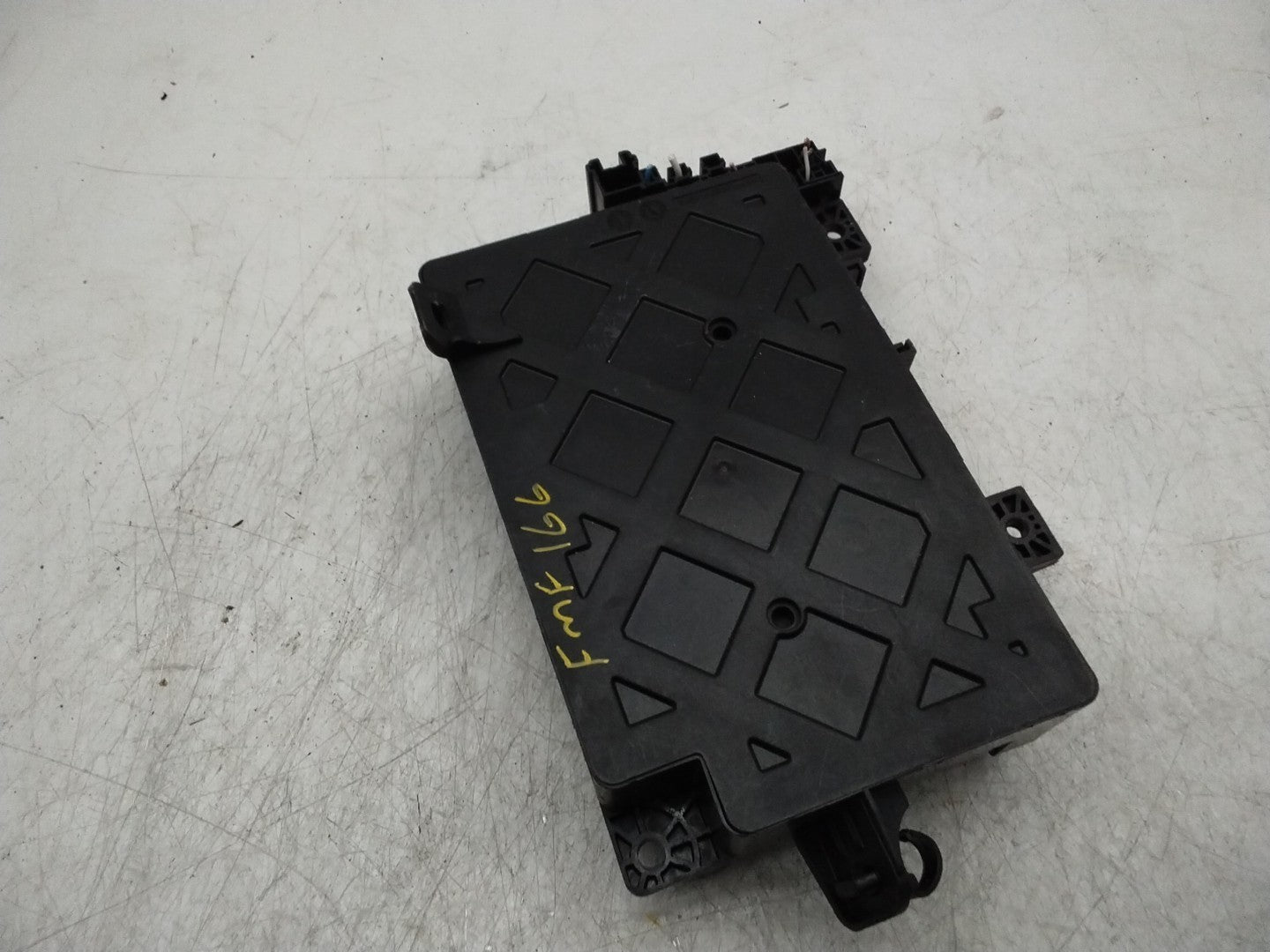MITSUBISHI OUTLANDER FUSE RELAY  BOX  8637A869  FMF166