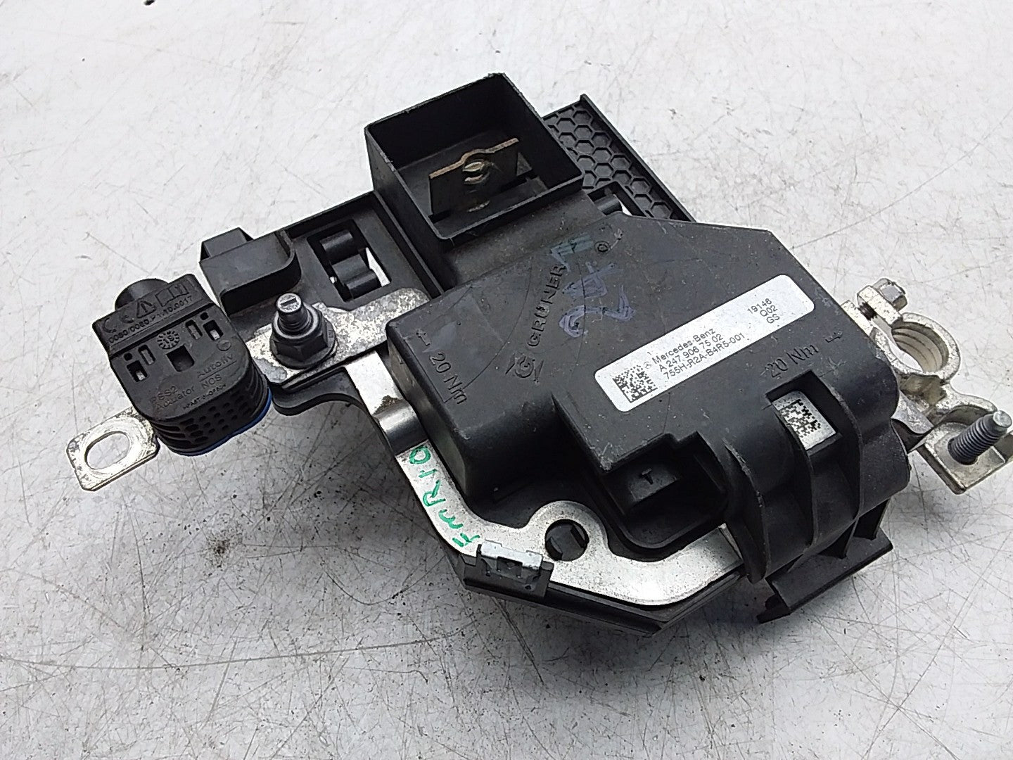 MERCEDES  B-CLASS W247 BATTERY TERMINAL LIMITER BRACKET UNIT A2479067502 FMR10