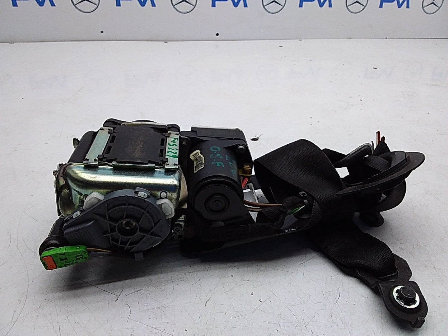 MERCEDES C-CLASS W204 SEAT BELT FRONT RIGHT DRIVER SIDE A2048602485 FMS229 OSF