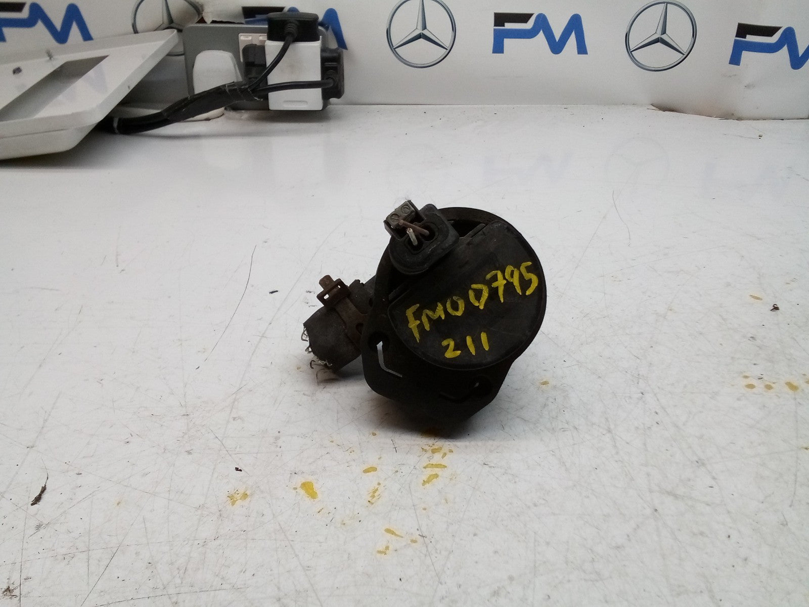 Mercedes E-CLASS W211 ELECTRIC COOLANT WATER PUMP A2118350028 FM00795