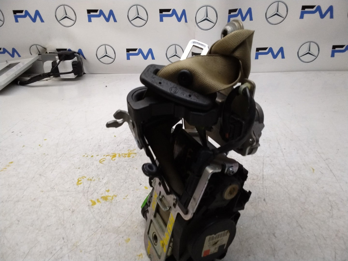MERCEDES E CLASS C207 PASSENGERS FRONT LEFT SEATBELT A2078603585 FMS448 NSF