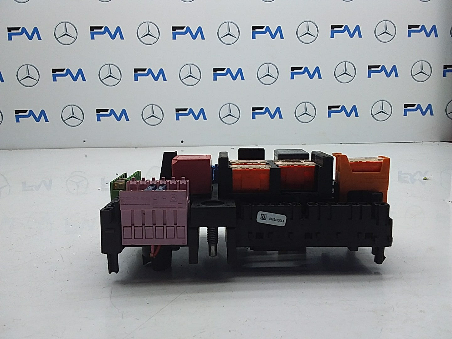 MERCEDES E-CLASS W213 2016 ONWARDS FUSE RELAY BOX A2139068801  FMF59