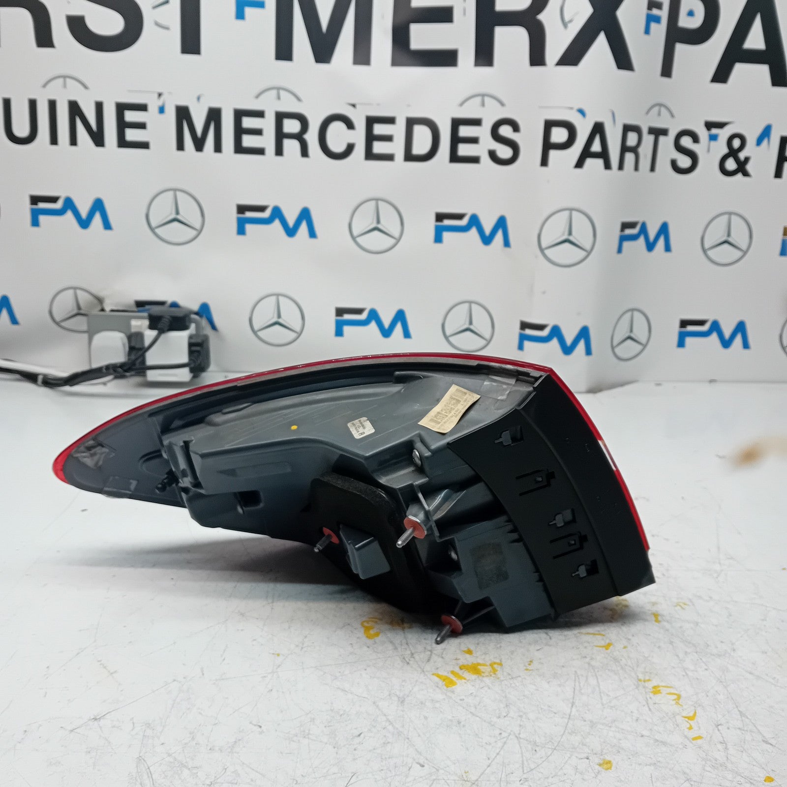 MERCEDES GLC W253 DRIVER SIDE OS REAR TAIL LIGHT FMT185 2016 A2539061000 