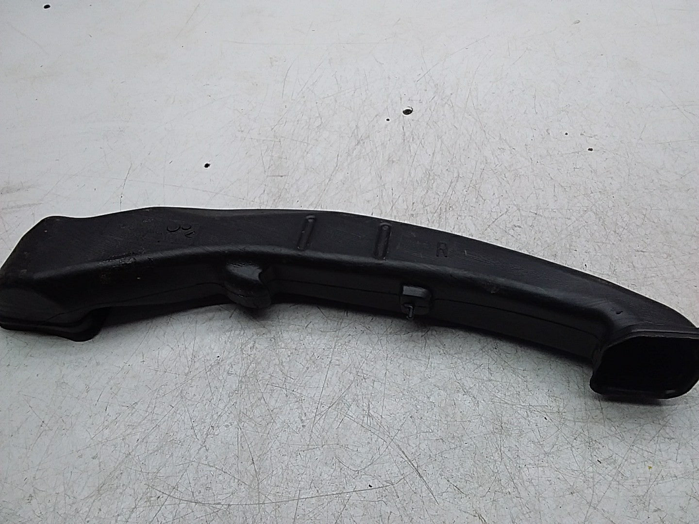 MERCEDES BENZ C-CLASS W205 AIR INTAKE TUBE A2058310600 FMI55