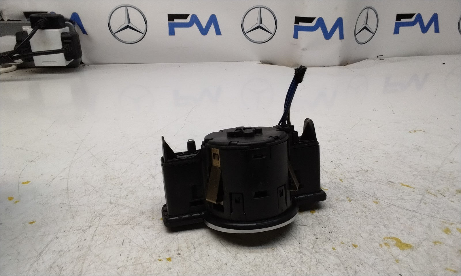 MERCEDES E-CLASS W212 HEADLIGHT CONTROL SWITCH 2012 A2129050551 FM001022