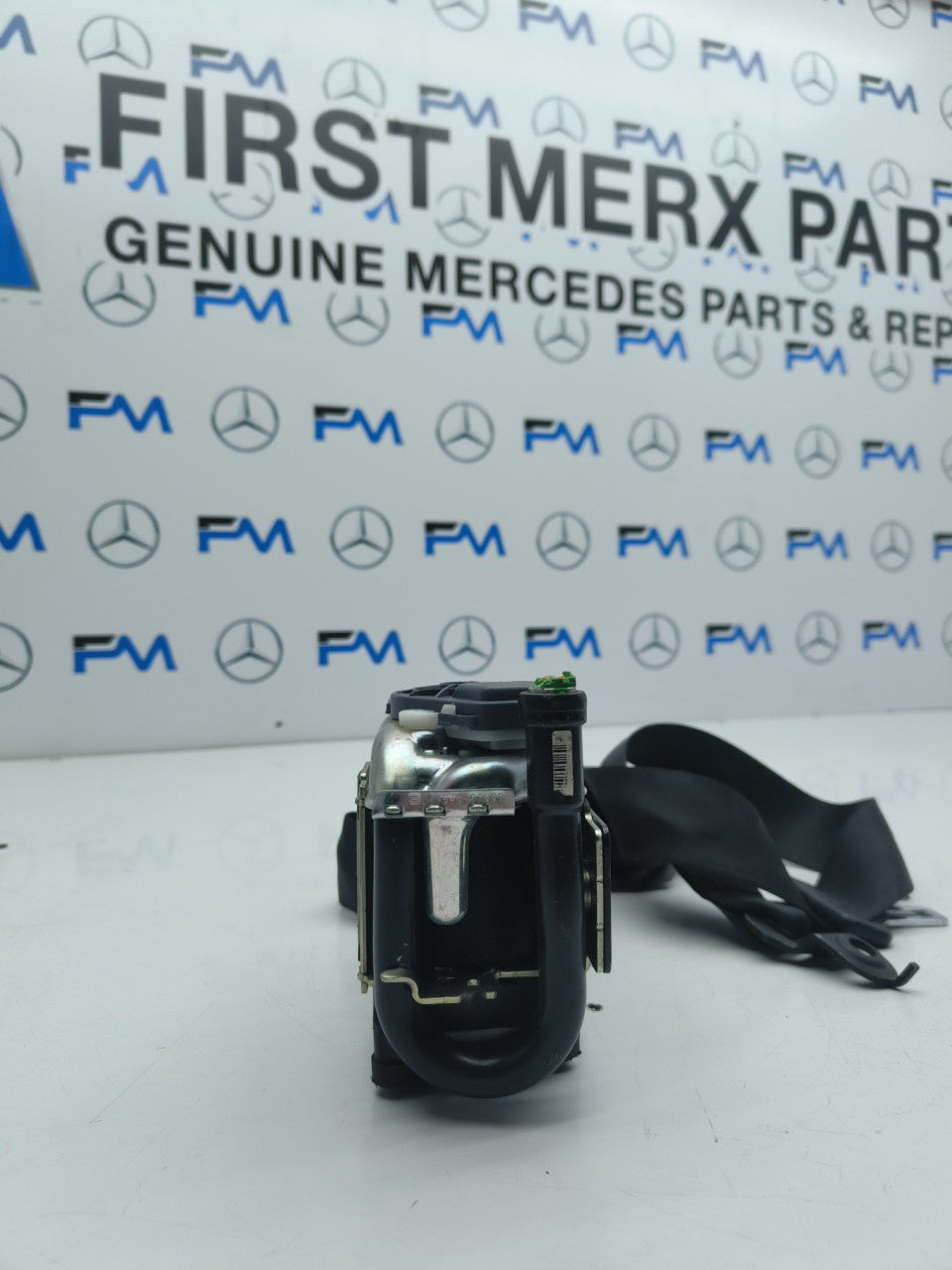 MERCEDES E CLASS W212  SEAT BELT FRONT LEFT PASSENGER SIDE A2128600786 FMS16 NSF