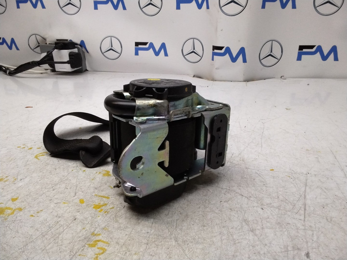 MERCEDES GLE W292 COUPE DRIVERS SIDE REAR SEATBELT A2928600285 FMS390 OSR