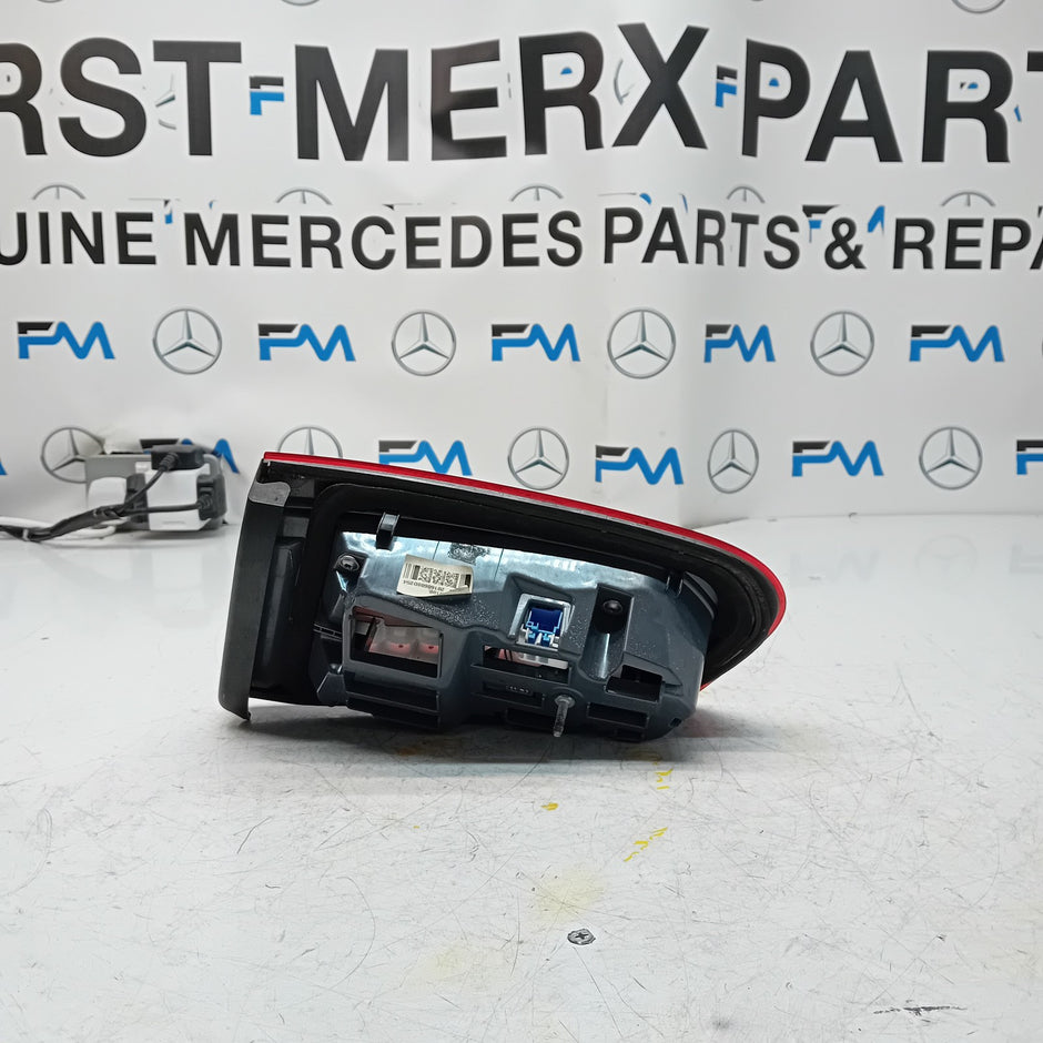 MERCEDES GLC W253 PASSENGER SIDE NS REAR TAIL LIGHT A2539068100 2016 FMT164