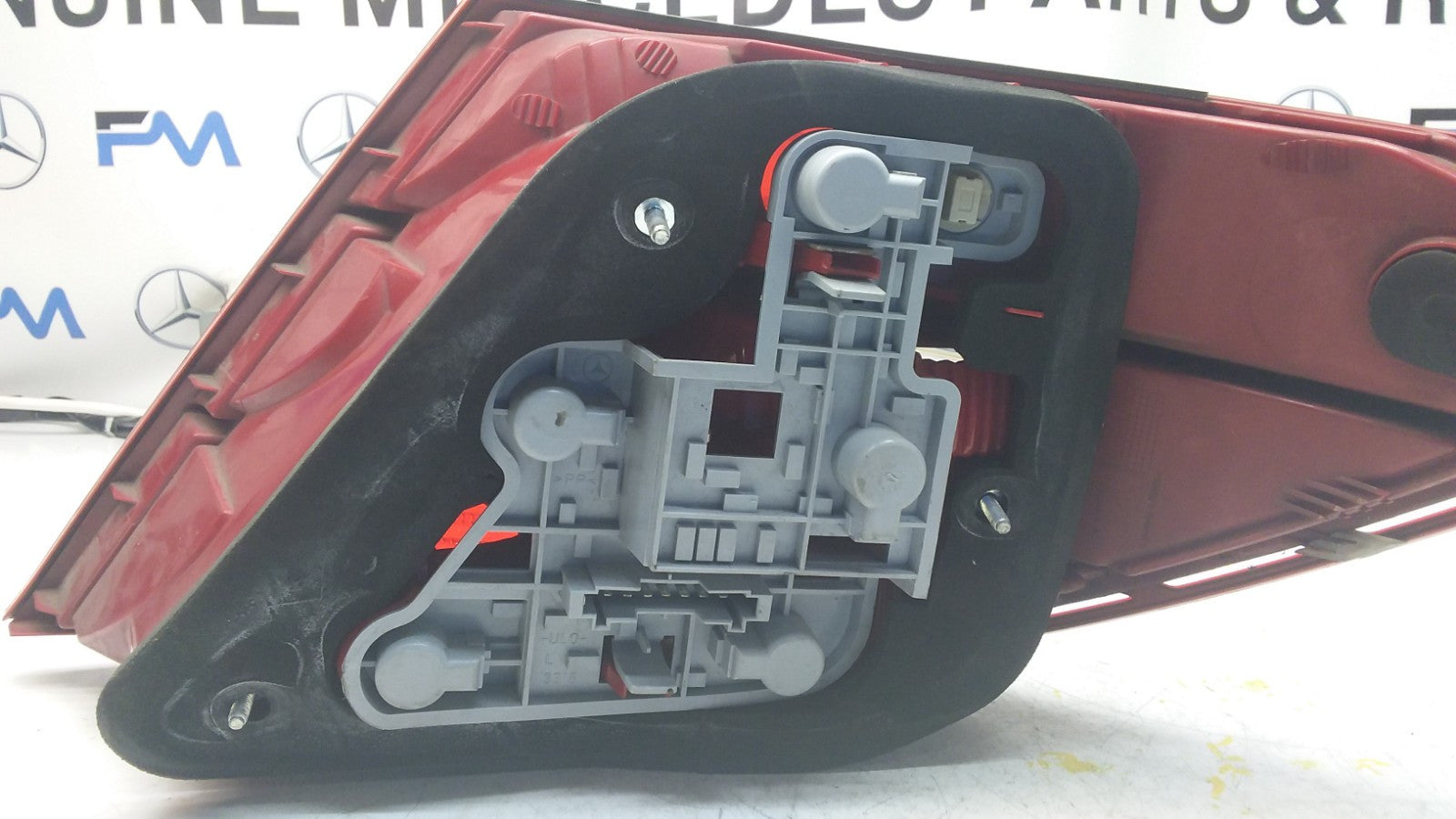 MERCEDES C-CLASS W204 PASSENGER SIDE NS REAR TAIL LIGHT A2048202964 2008 FMT105