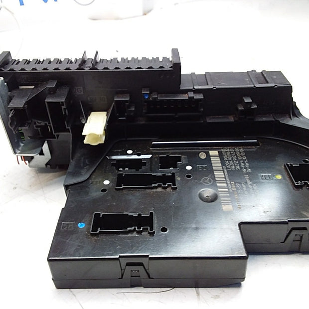 MERCEDES C-CLASS W204  FUSE  BOX RELAY A2049060105 FMF103