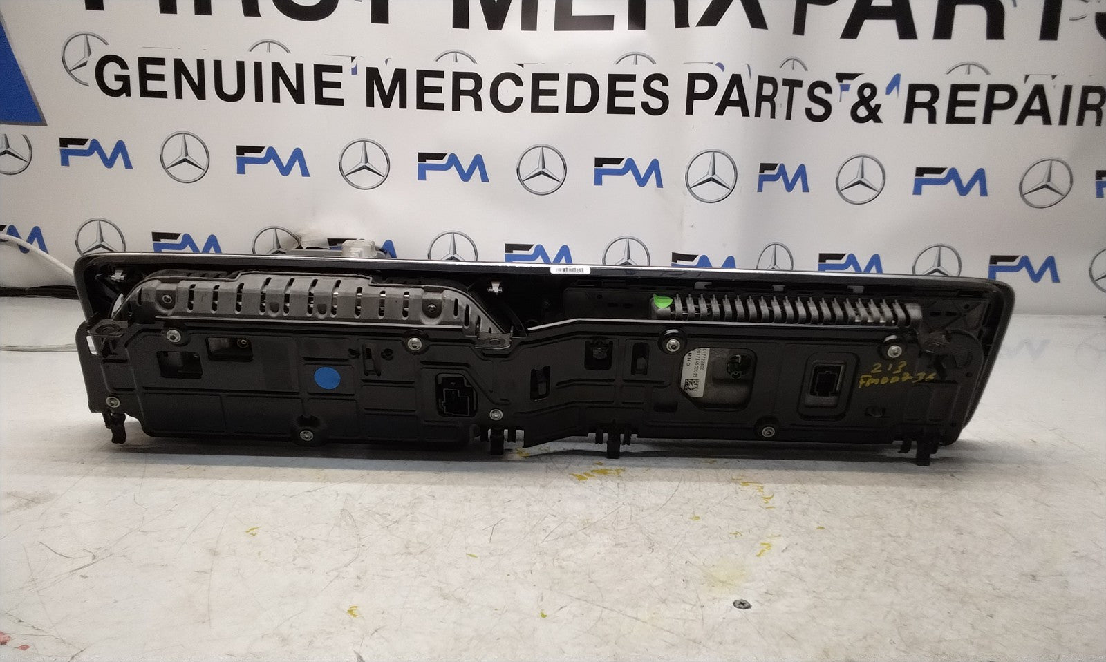 MERCEDES E-CLASS W213 DISPLAY SCREEN INSTRUMENT CLUSTER FM00736