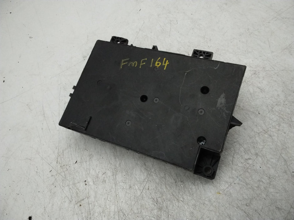 MITSUBISHI OUTLANDER FUSE RELAY  BOX  8637B687  FMF164