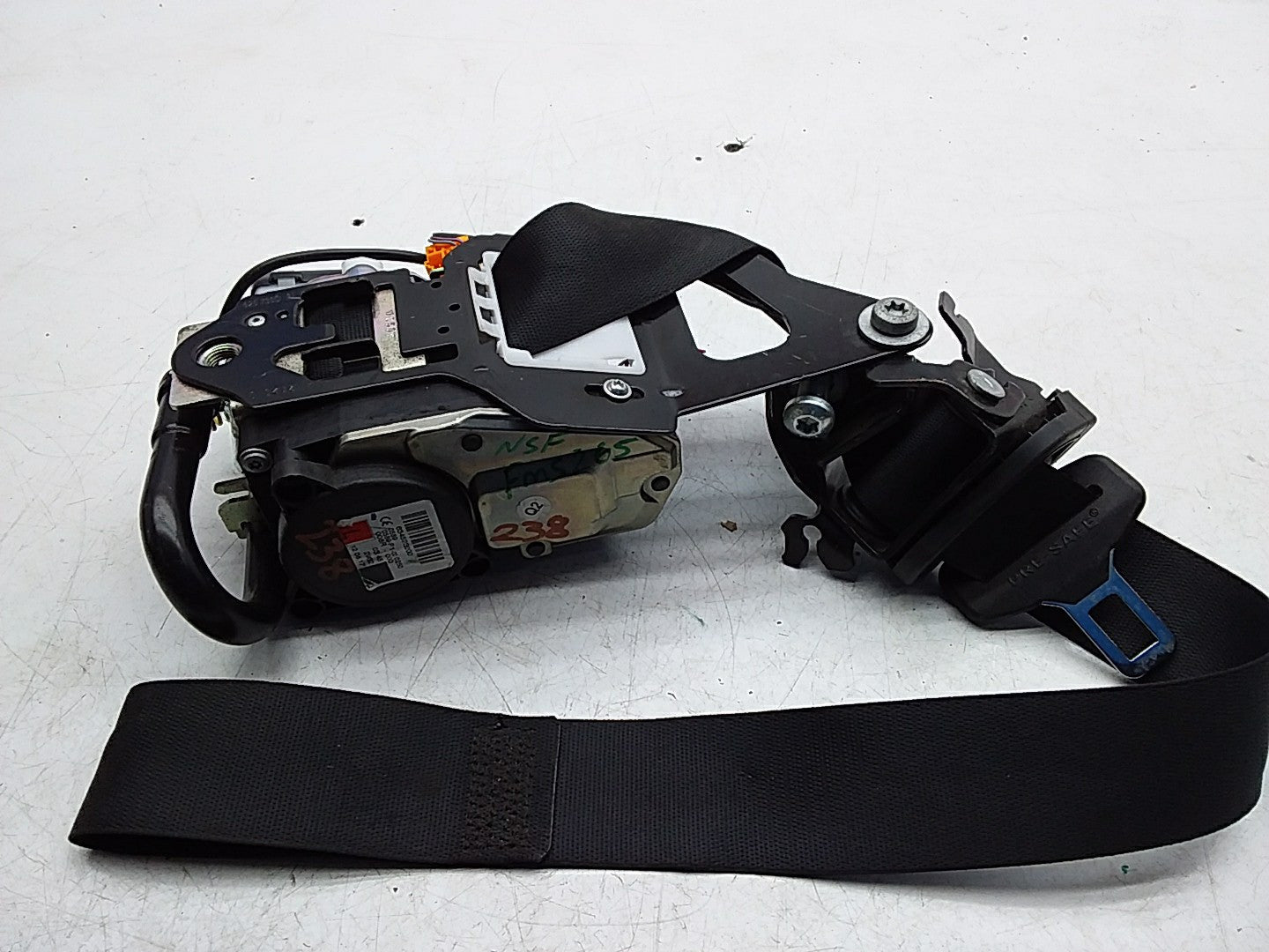 MERCEDES E-CLASS W238 SEAT BELT FRONT LEFT PASSENGER SIDE A2388602800 FMS265 NSF