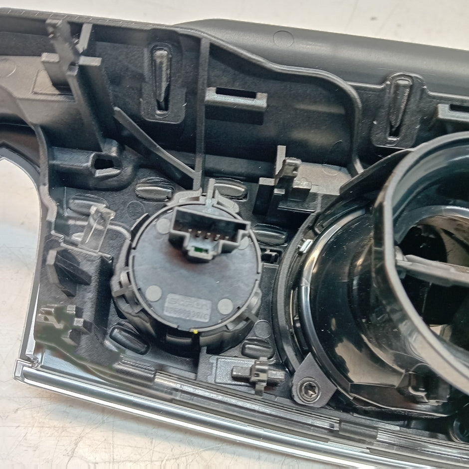 MERCEDES E CLASS W213  DASHBOARD TRIM PANEL + 4 AIR VENT  A2136809304 FM001071