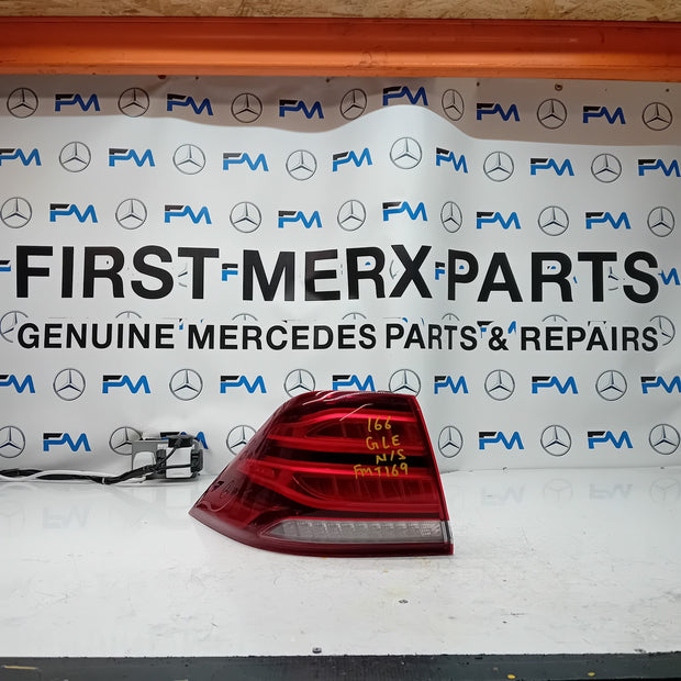 MERCEDES GLE W166 PASSENGER SIDE NS REAR TAIL LIGHT A1669065702 2018 FMT169