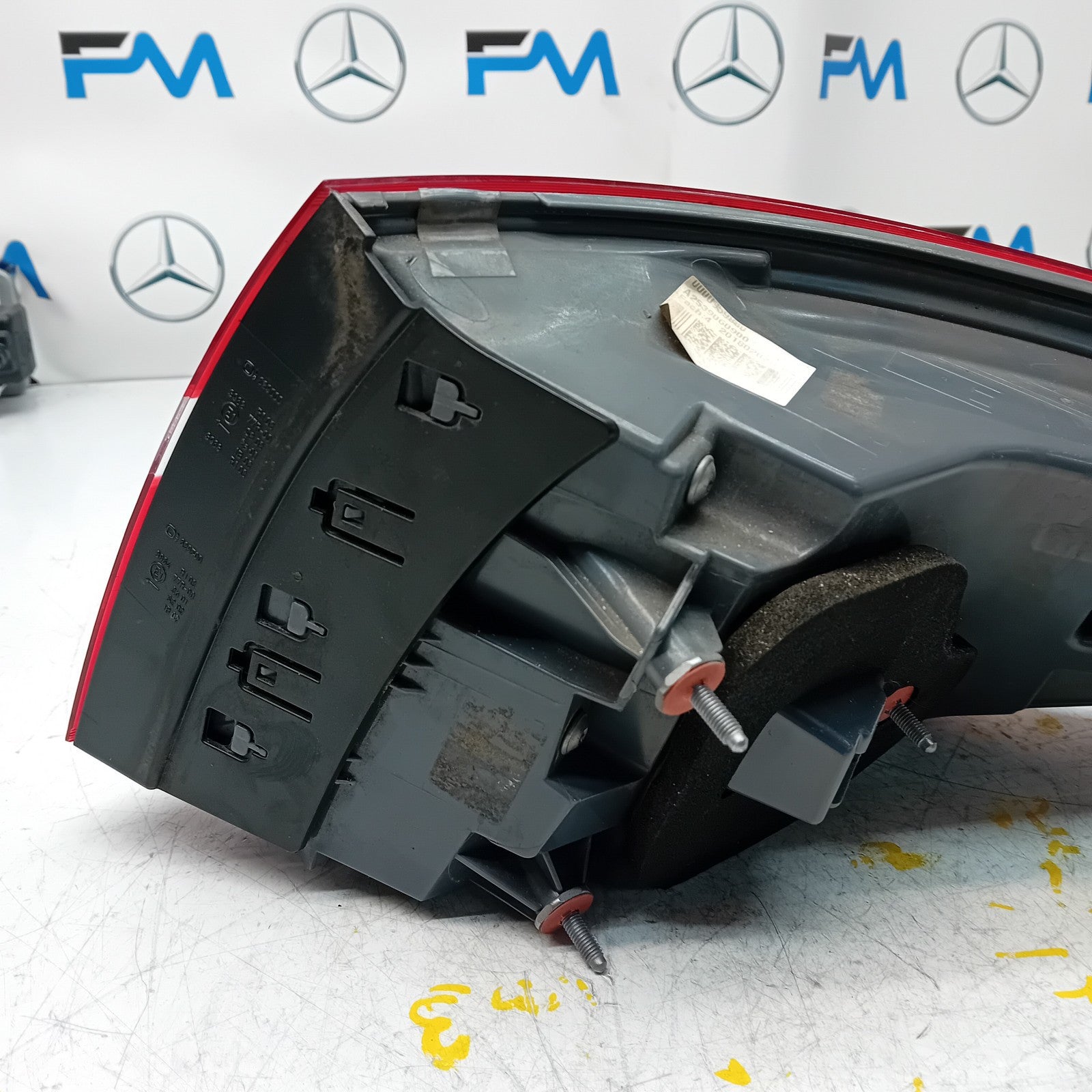 MERCEDES GLC W253 PASSENGER SIDE NS REAR TAIL LIGHT A2539060900 2016 FMT165