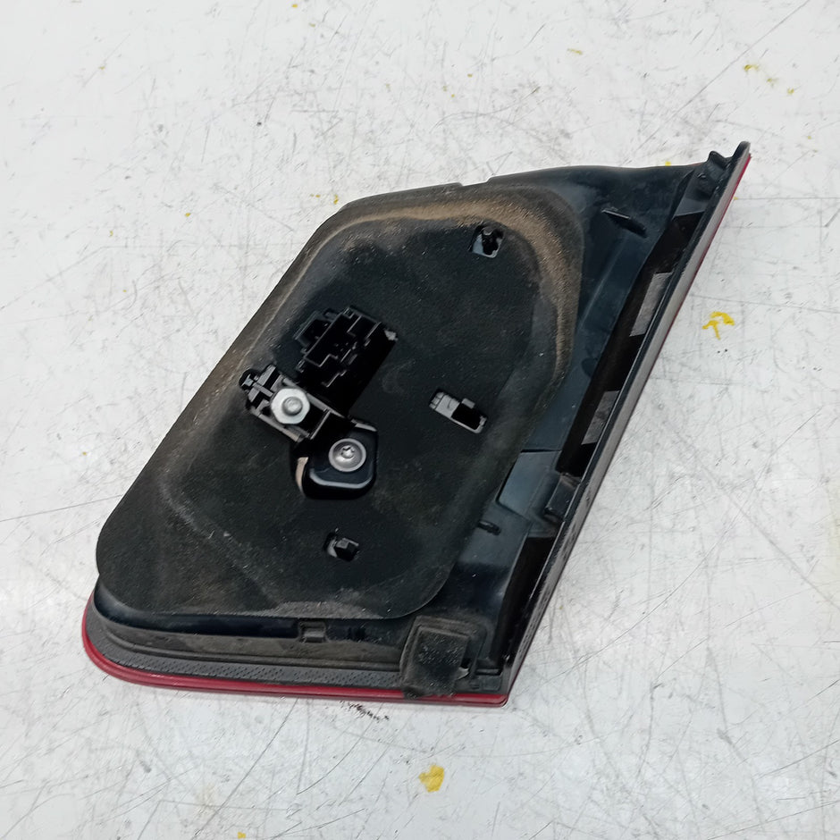 MERCEDES E-CLASS W212 PASSENGER SIDE NS REAR TAIL LIGHT FMT123