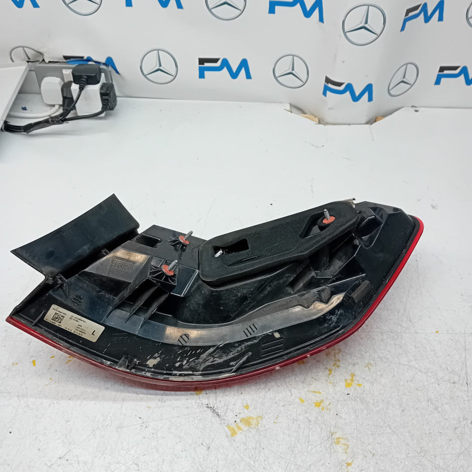 MERCEDES E-CLASS W212 PASSENGER SIDE LEFT NS REAR TAIL LIGHT A2129060703 FMT220