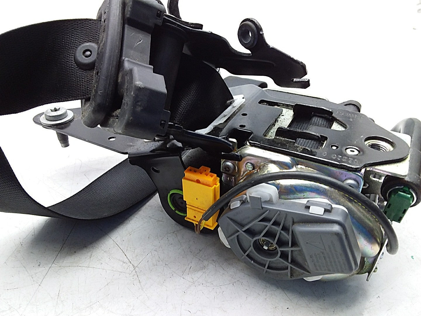 MERCEDES E-CLASS W238 SEAT BELT FRONT RIGHT DRIVER SIDE A2388602900 FMS245 OSF