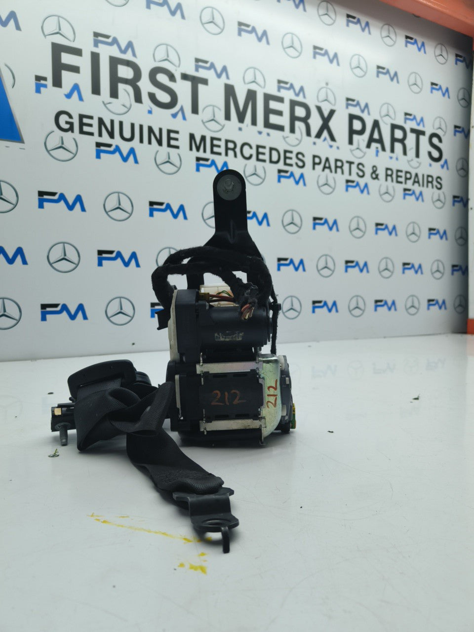 MERCEDES E CLASS W212 SEAT BELT FRONT LEFT PASSENGER SIDE A2128608685 FMS27 NSF