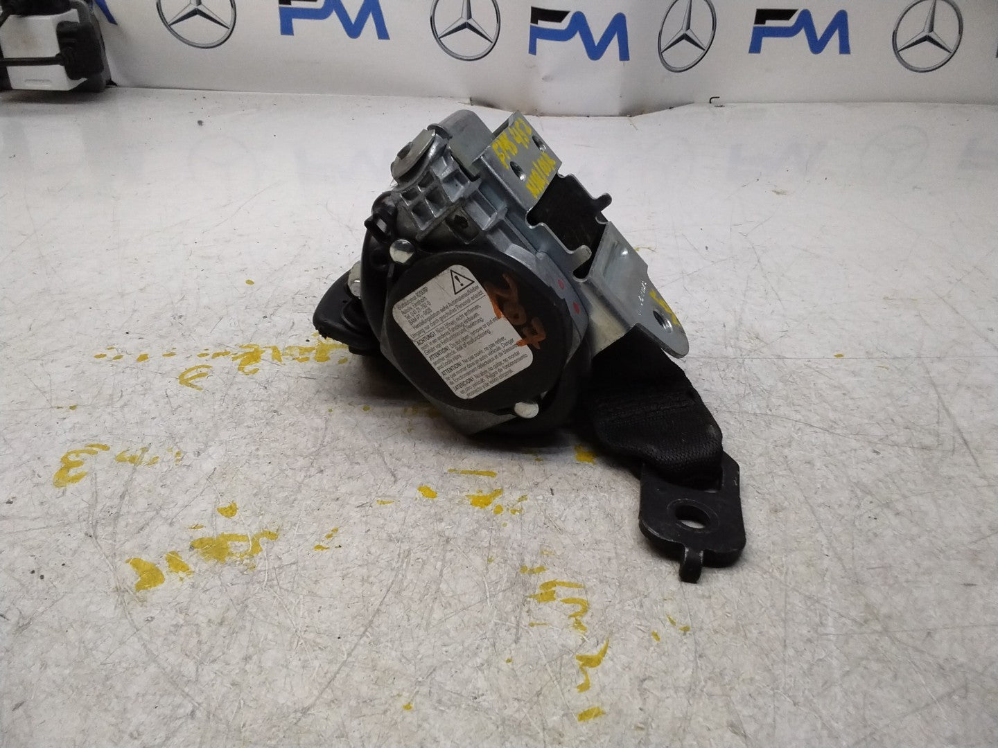 MERCEDES E CLASS SEAT BELT REAR RIGHT AND LEFT A2078602385 C207 FMS452 NSR OSR