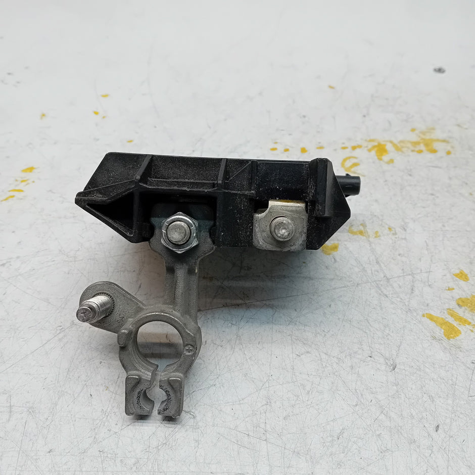 MERCEDES  C E CLASS W205 W213 NEGATIVE BATTERY CLAM TERMINAL A0009061505 FM00865