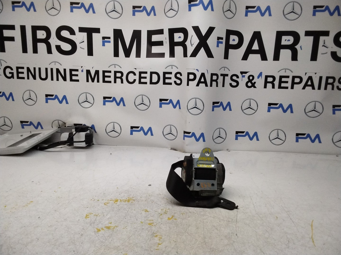 MERCEDES E CLASS SEAT BELT REAR RIGHT AND LEFT A2078602385 C207 FMS451 NSR OSR