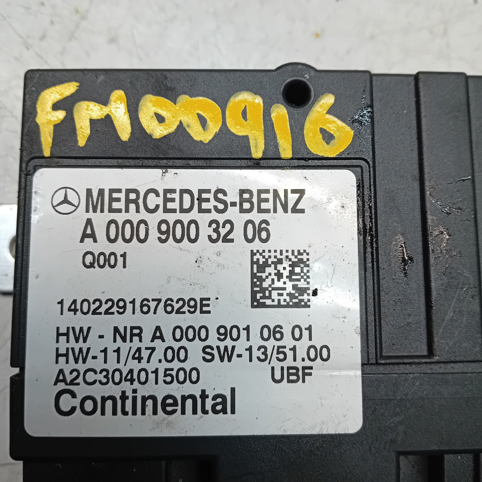 MERCEDES C-CLASS W205 FUEL PUMP CONTROL MODULE A0009003206 FM00916