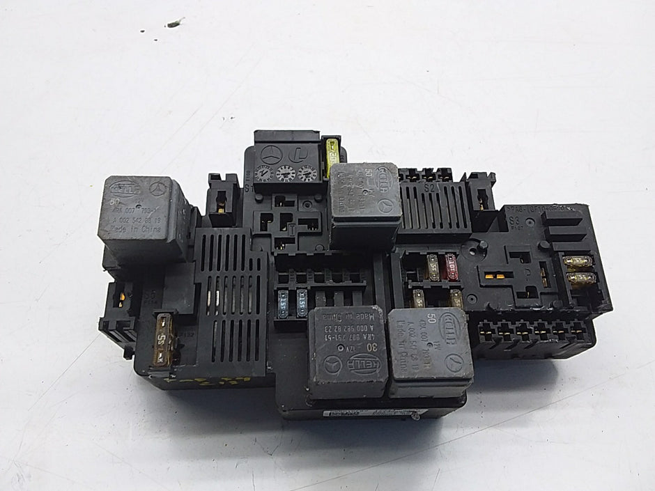 MERCEDES E CLASS FUSE RELAY BOX A2139062202 W213 2016 ONWARDS FMF54