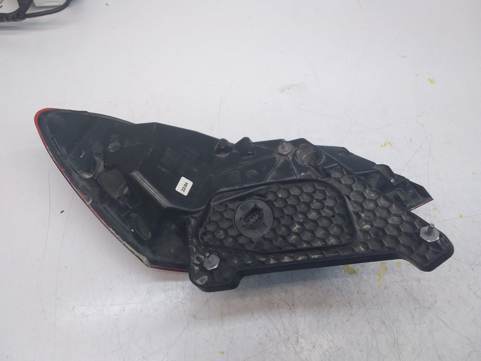 MERCEDES E-CLASS W213 DRIVER SIDE OS REAR TAIL LIGHT FMT97