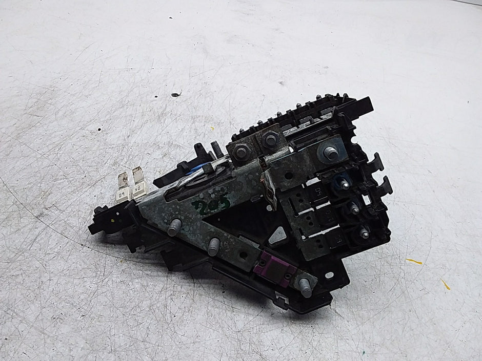 Mercedes C-CLASS  W205 Fuse Relay Junction Box  FMF148 A2065402250
