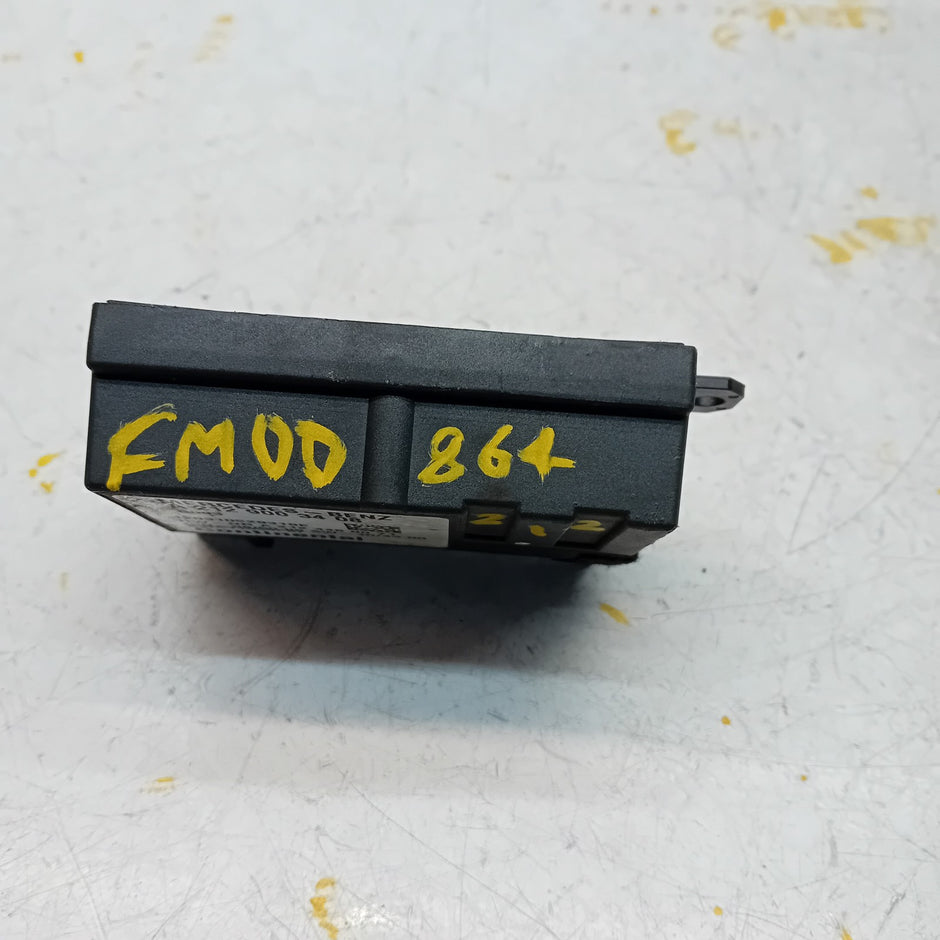 Mercedes  E-CLASS W212 Fuel Pump Module Control Unit A2129003408 FM00864