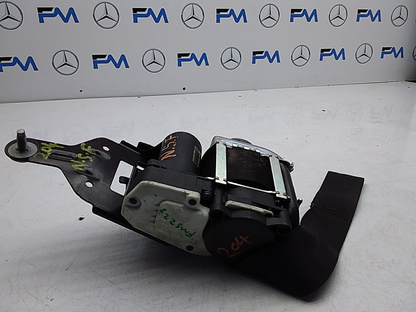 MERCEDES C-CLASS W204 SEAT BELT FRONT LEFT PASSENGER SIDE A2048601585 FMS228 NSF