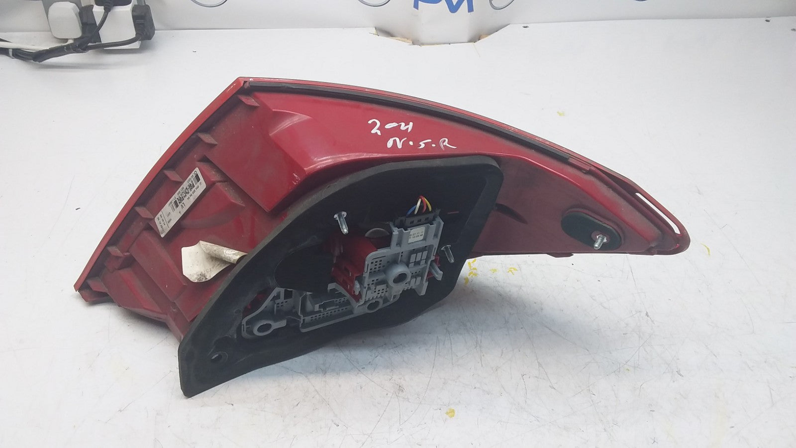 MERCEDES C-CLASS W204 PASSENGER SIDE NS REAR TAIL LIGHT A2048205464 2011 FMT106