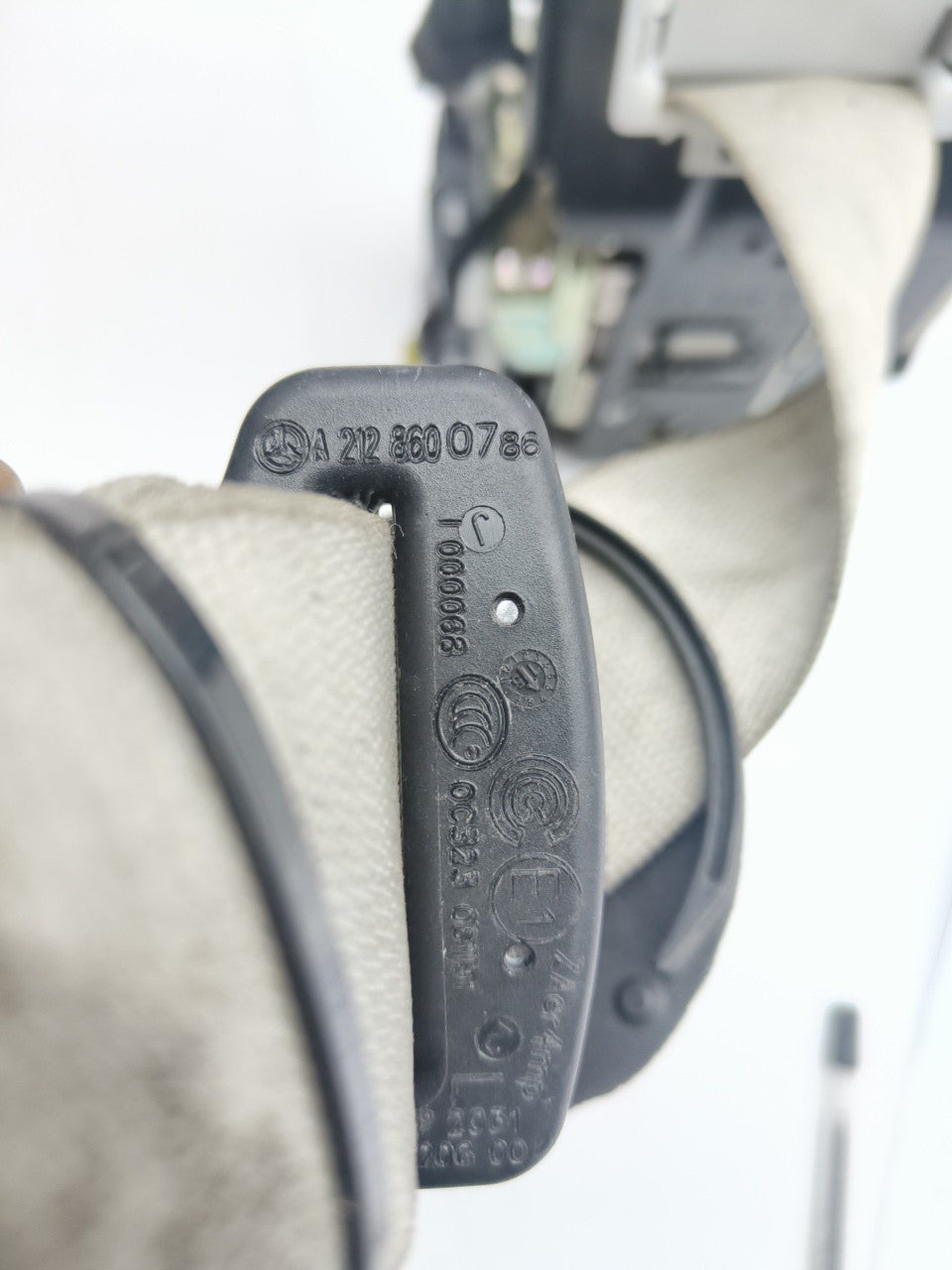 MERCEDES E CLASS W212  SEAT BELT FRONT LEFT PASSENGER SIDE A2128600786 FMS19 NSF