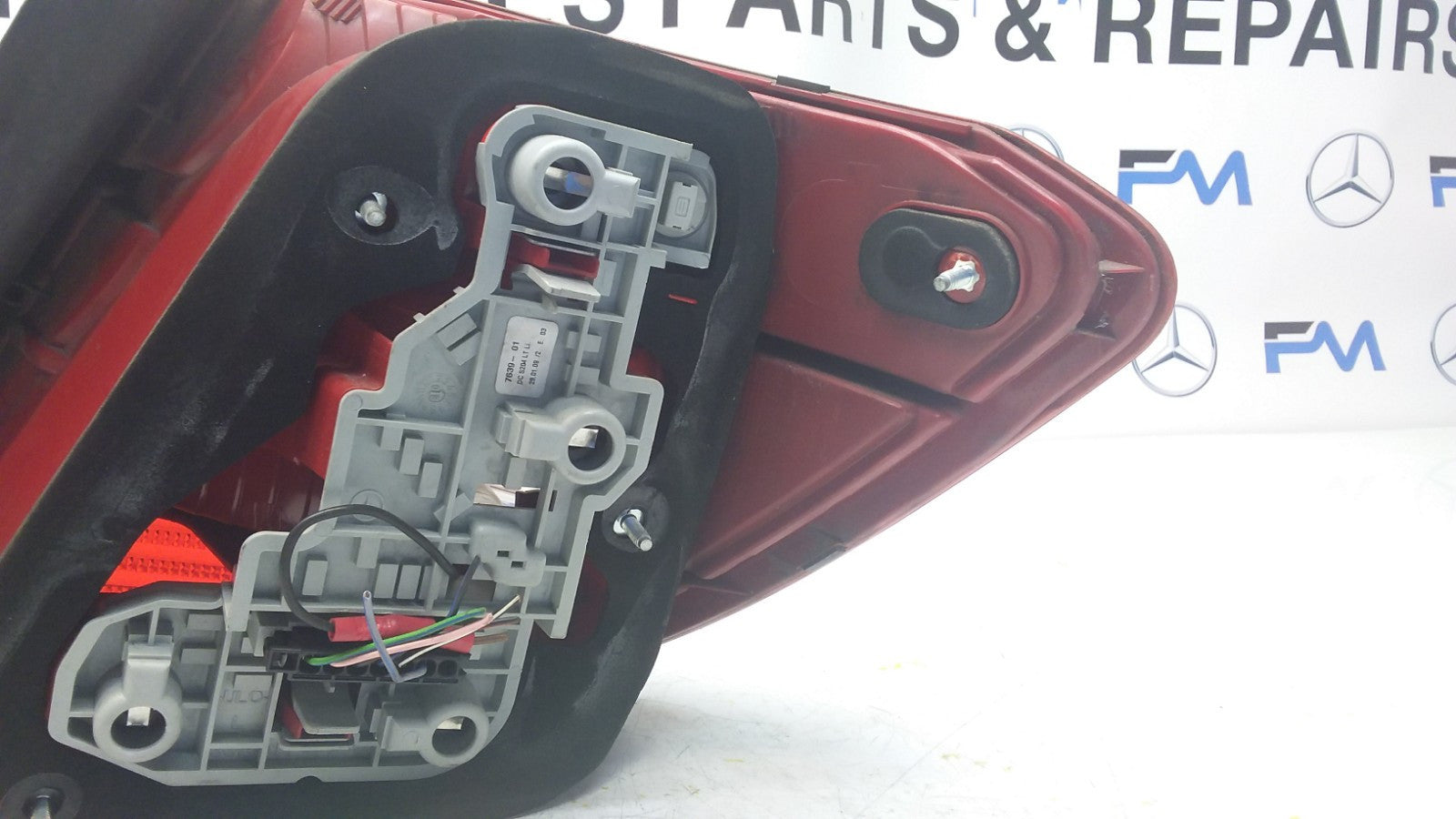 MERCEDES C-CLASS W204 PASSENGER SIDE NS REAR TAIL LIGHT A2048203564 2011 FMT108